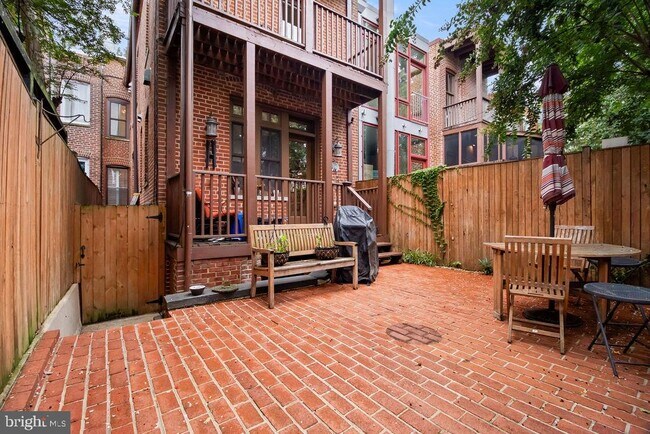 Building Photo - 1120 East Capitol St NE