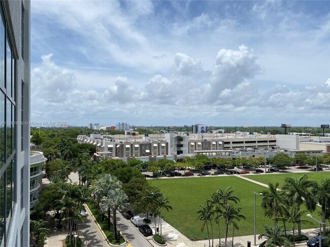 Building Photo - 3301 NE 1st Ave