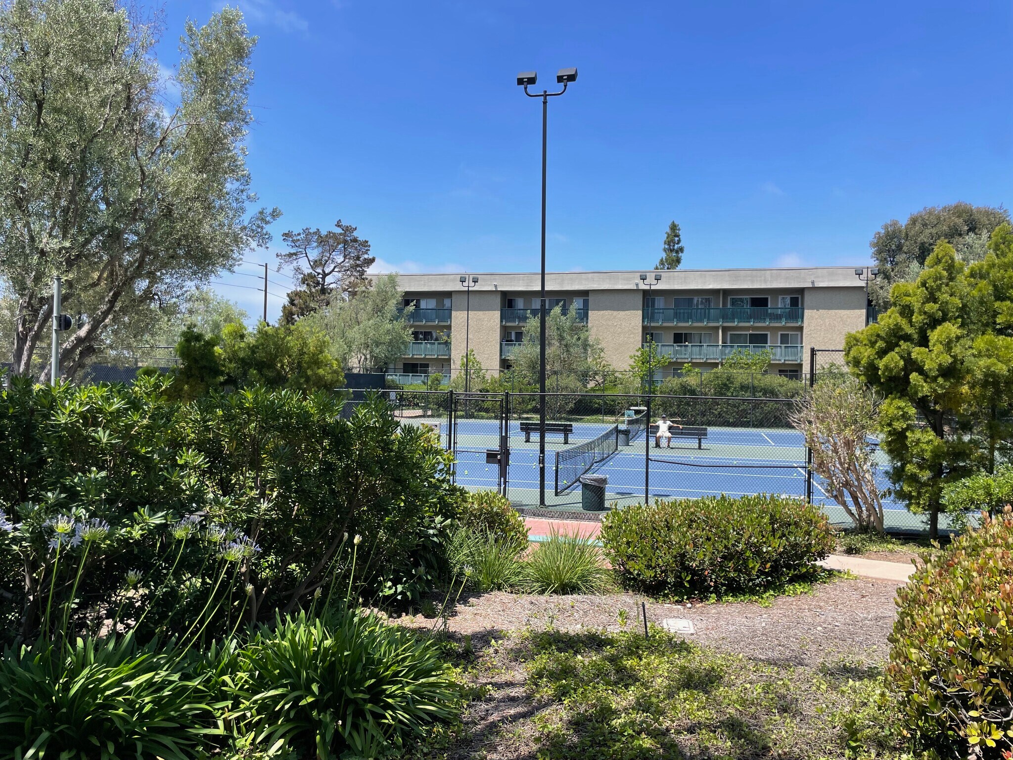 Building Photo - 576 N Bellflower Blvd