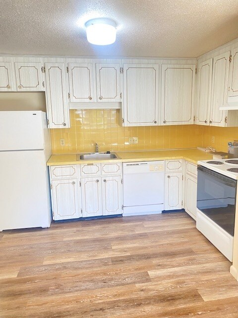 Building Photo - 153 Concord St