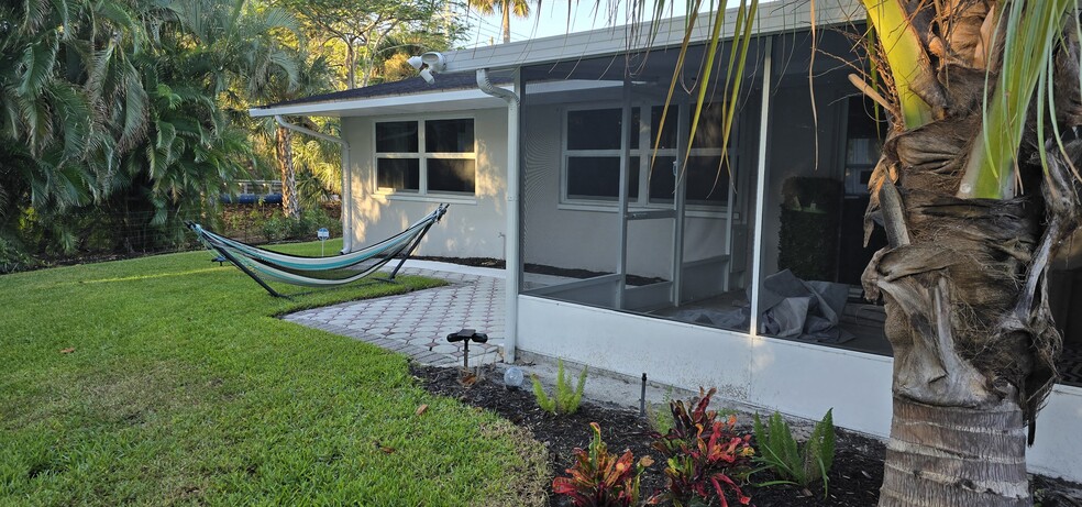 Building Photo - 27105 Center Ave