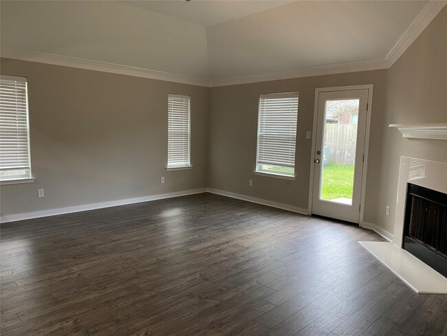 Building Photo - 2249 Waxwing Dr