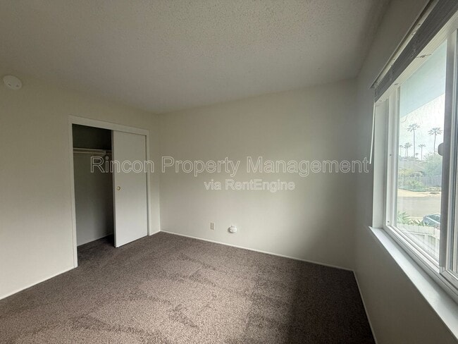 Building Photo - 2474 Seahorse Ave