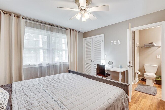 Building Photo - 1973 Desmond Dr