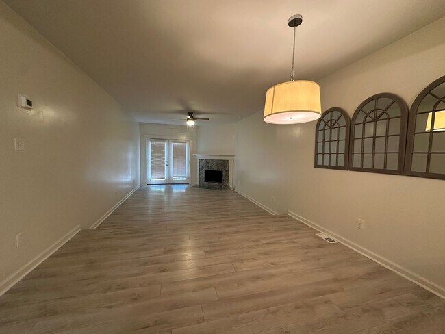Building Photo - 838 Green Ridge Dr