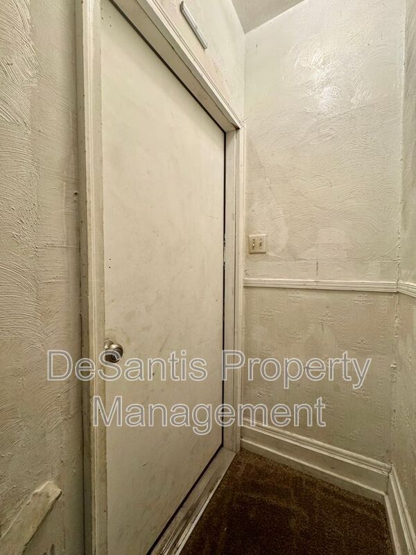 Building Photo - 2903 Stayton St