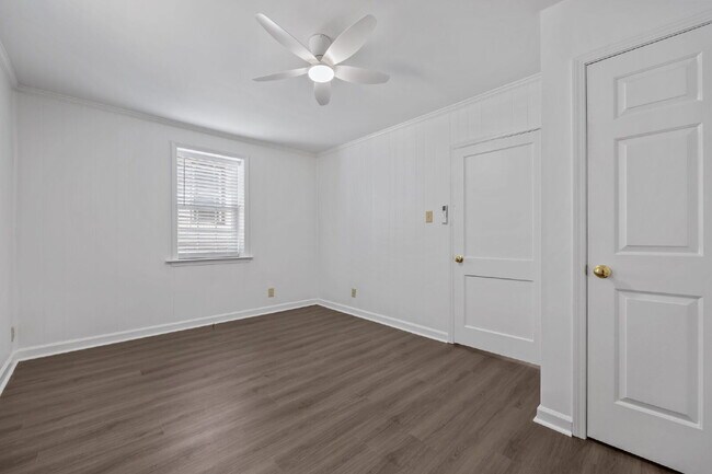 Building Photo - "Charming 1-Bed Gem at 509-511 Cape Ave, Raleigh – Your Cozy Retreat Awaits!"