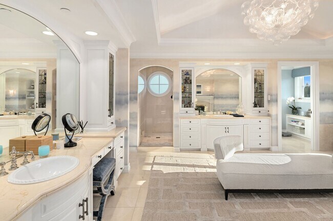 Building Photo - 5bd/5.5ba Yarrow Point Home