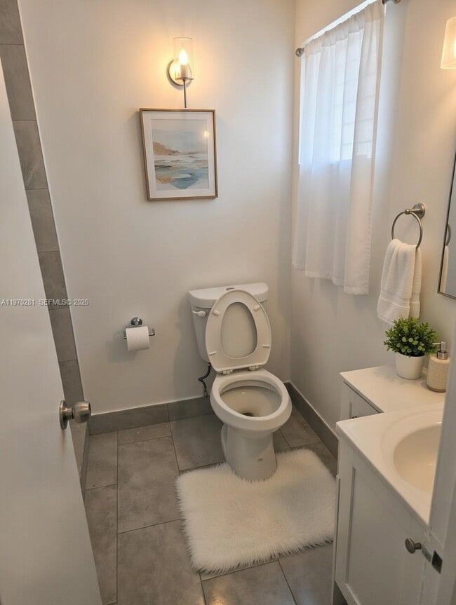 Building Photo - 146 NE 1st Ave