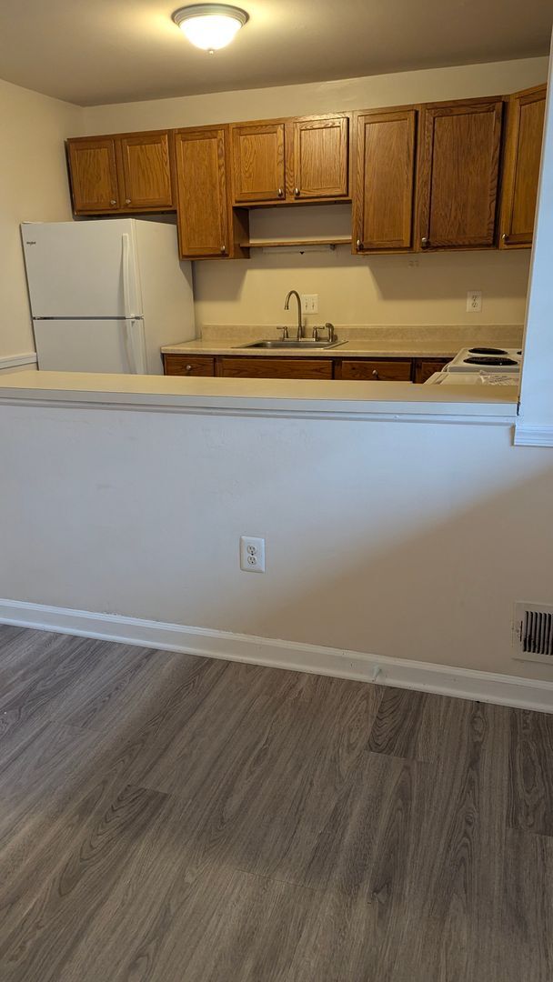 Building Photo - **Temporarily off the Market** Charming 3 Bed And 1.5 Bath Townhome In Georgetown South