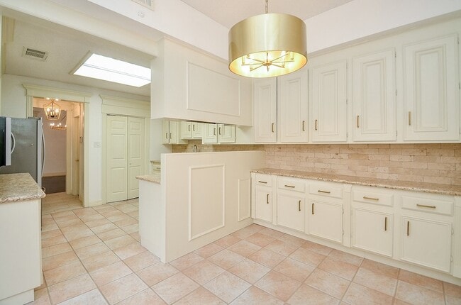 Building Photo - 44 Bayou Pointe Dr