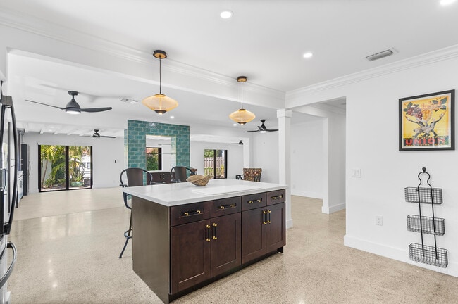 Building Photo - 901 Guava Isle