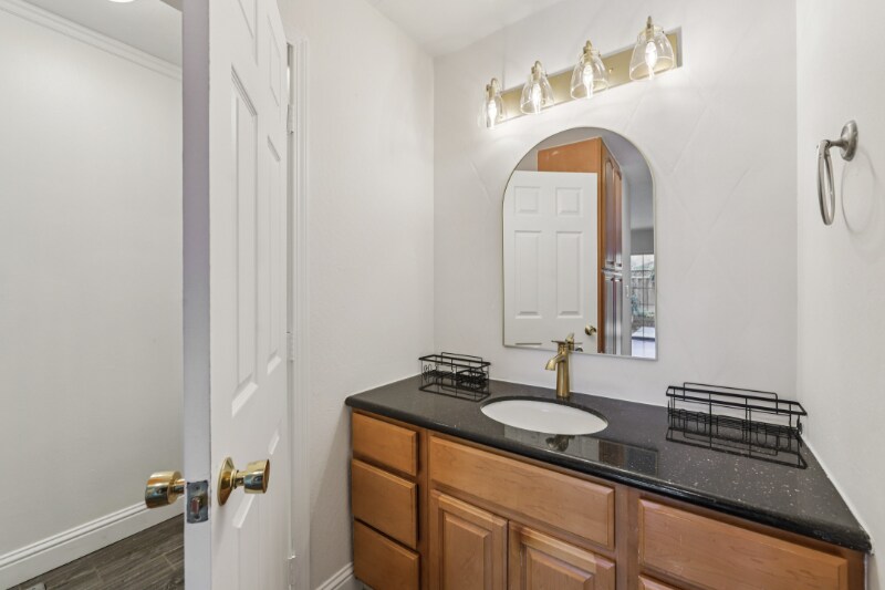 Building Photo - 1040 N Capitol Ave