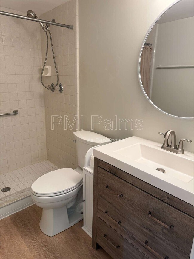 Building Photo - 1236 Pine Ridge Cir W