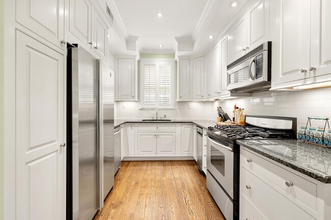 Building Photo - 1522 32nd St NW