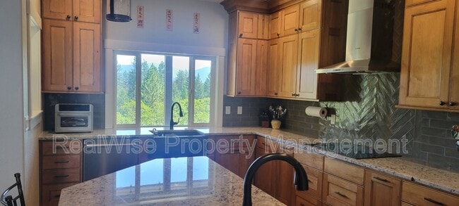 Building Photo - 235 Needlewood Dr