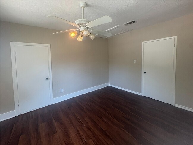 Building Photo - 225 Sarlee Dr