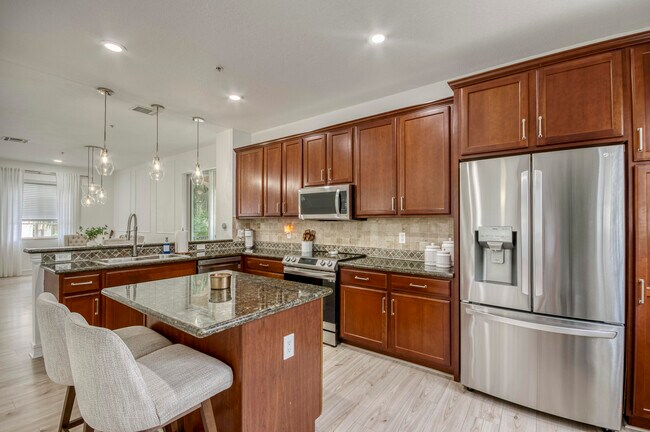Building Photo - 1403 W Wickham Cir