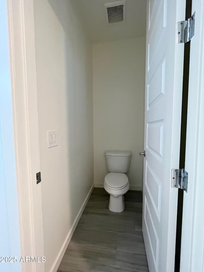 Building Photo - 710 N Bay Dr