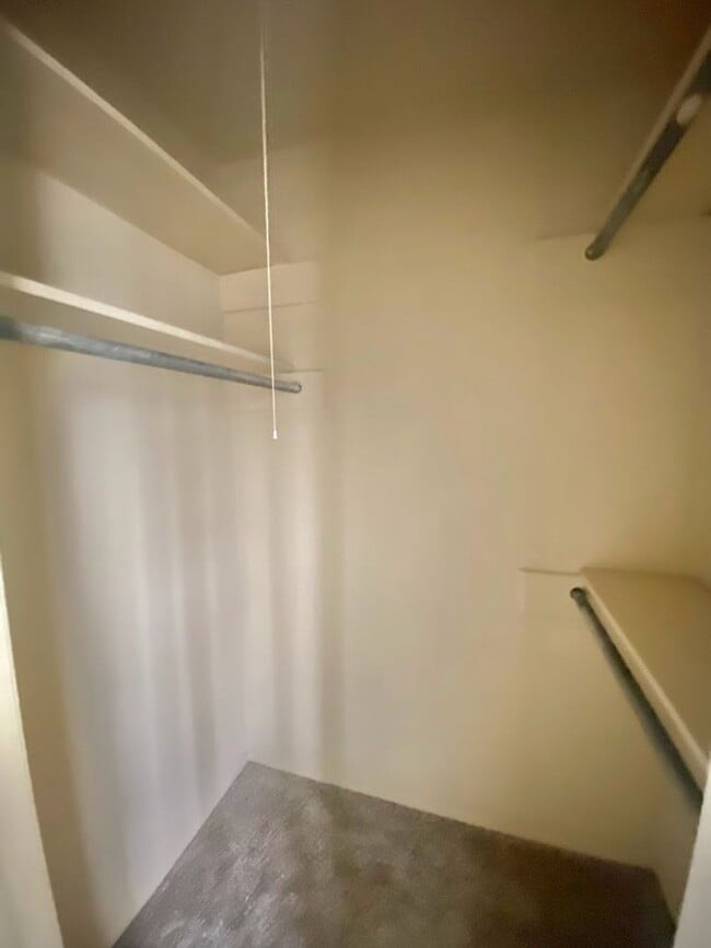 Building Photo - K002 - Pointe #61