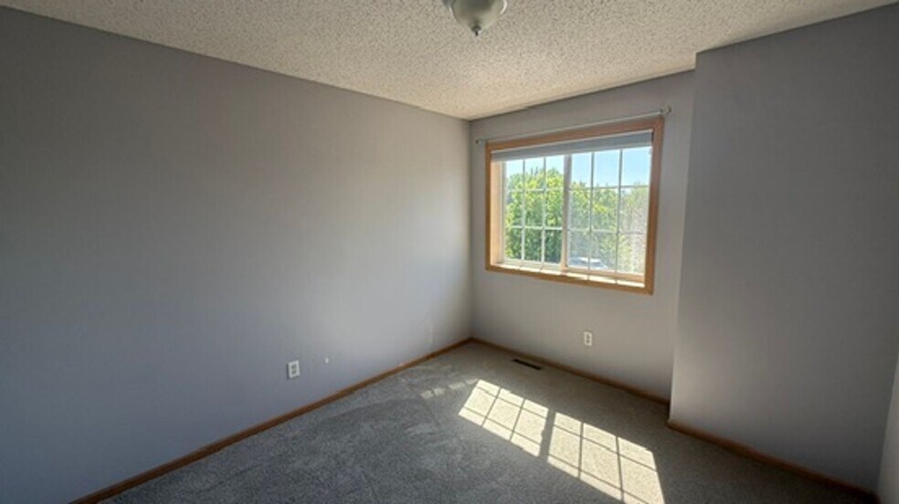 Building Photo - 16486 Elm Creek Ln