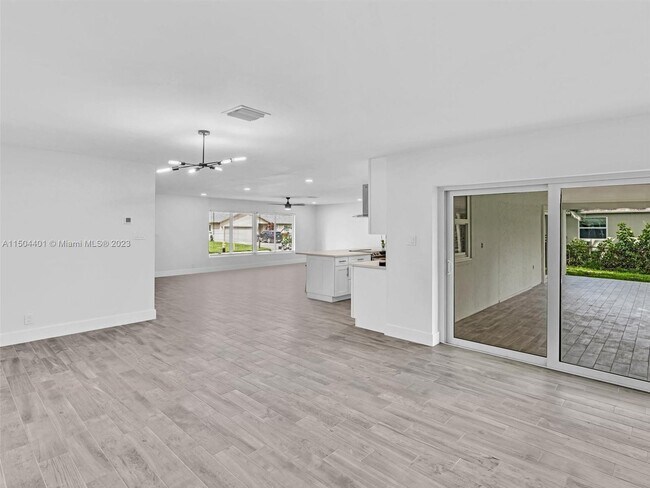 Primary Photo - 11600 NW 26th St