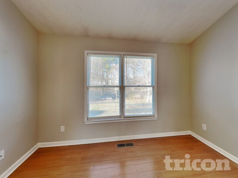 Building Photo - 403 Bennett Farms Pl