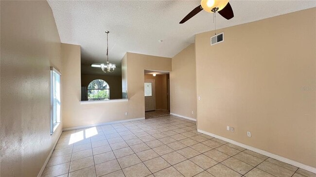Building Photo - 1547 Oak Hill Trail