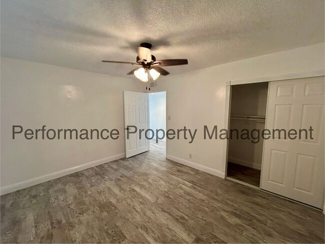 Building Photo - Charming 4 Bed/1 Bath E Bakersfield Home w...