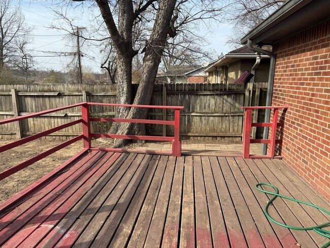 Building Photo - Coming Soon: 3 bedroom in Midtown Tulsa - Edison School District