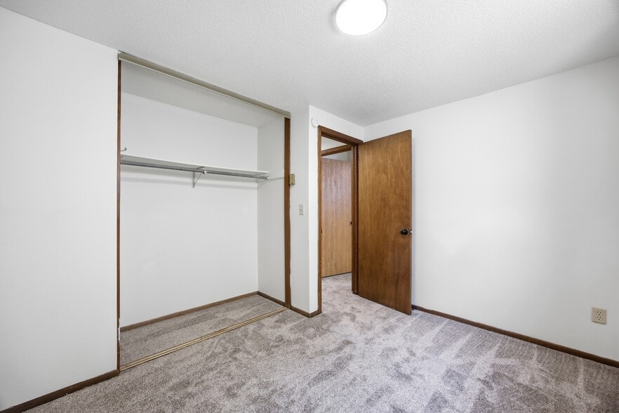 Building Photo - 3223 2nd St N