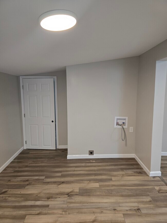 Building Photo - 207 Hidell Rd