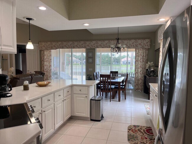 Building Photo - 813 Niemen Dr