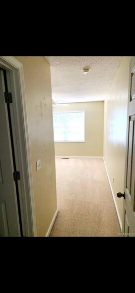 Building Photo - 124 N Springview Dr