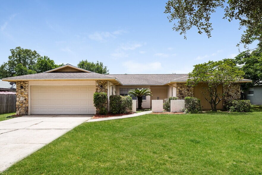 Primary Photo - 8564 Cedar Cove Dr