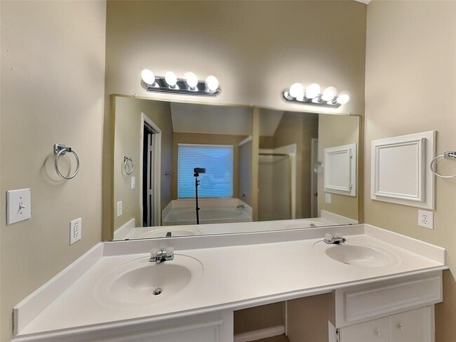 Building Photo - 1451 Sand Lake Ln