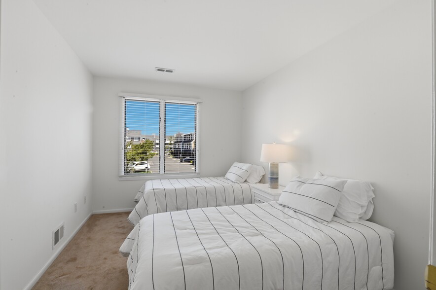 Building Photo - 1401 Harbour Cv S