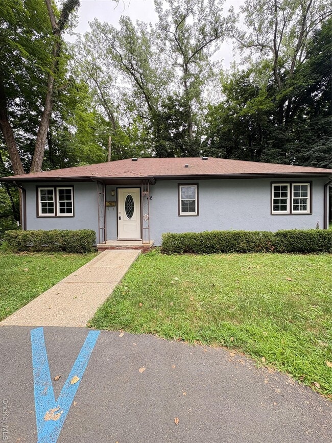 Primary Photo - 42 Burlison Ave