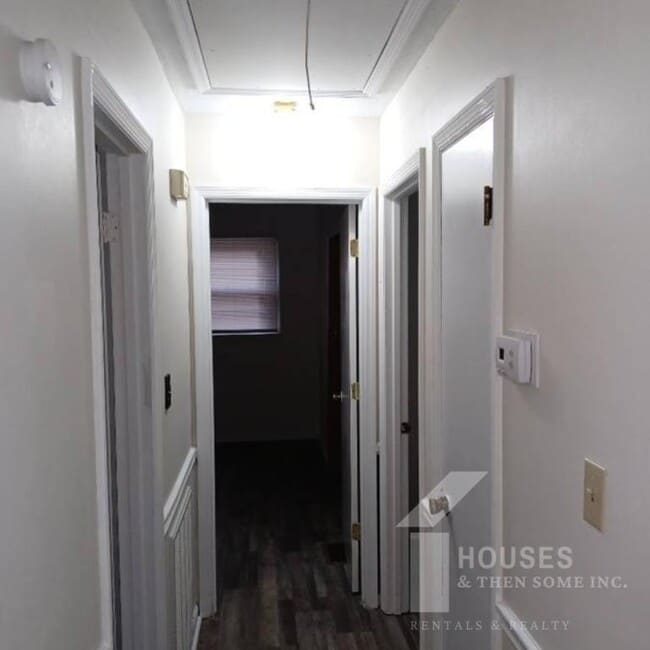 Building Photo - 1321 New Cut Rd