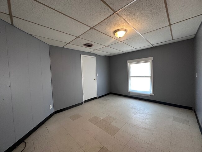 Building Photo - 1001 Shasta-