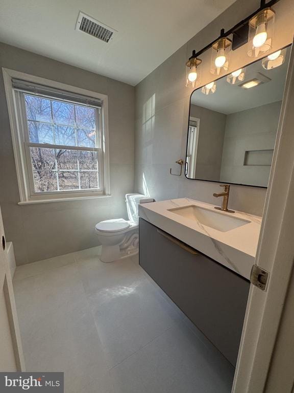 Building Photo - 19100 Annapolis Way