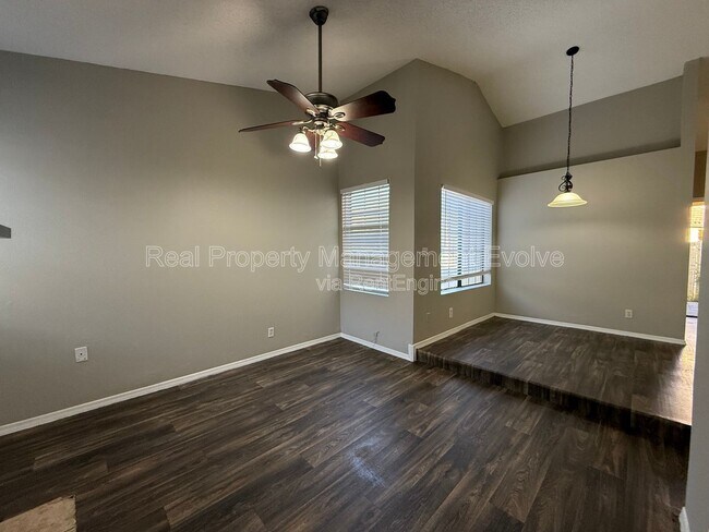 Building Photo - 455 S Mesa Dr