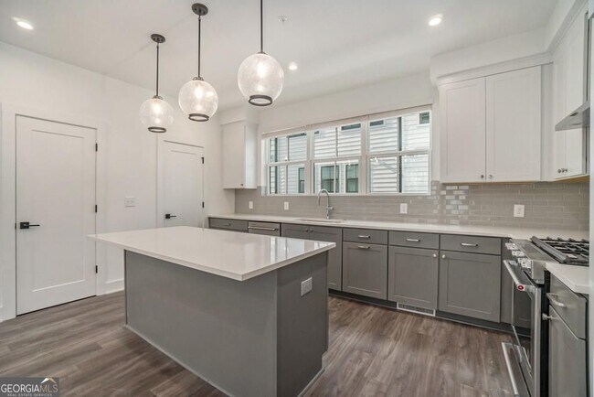 Building Photo - 1829 Gotham Ln NE