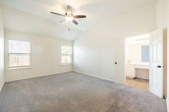 Building Photo - 706 Indian Blanket