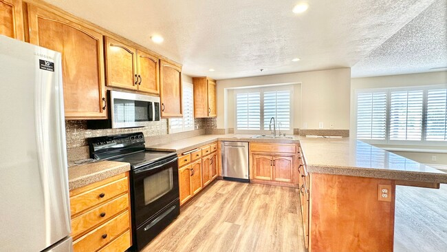 Building Photo - Wonderful Single Story Ranch Style Home on Sprawling Country Property in Vista!
