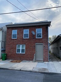 Building Photo - 137 N West