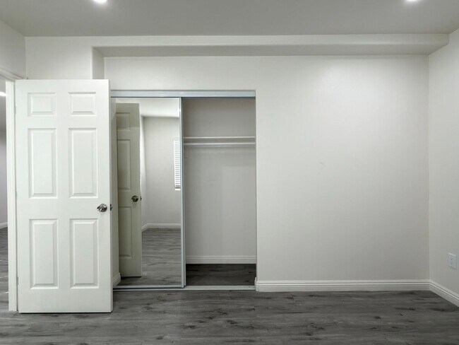 Building Photo - 5970 Locust Ave