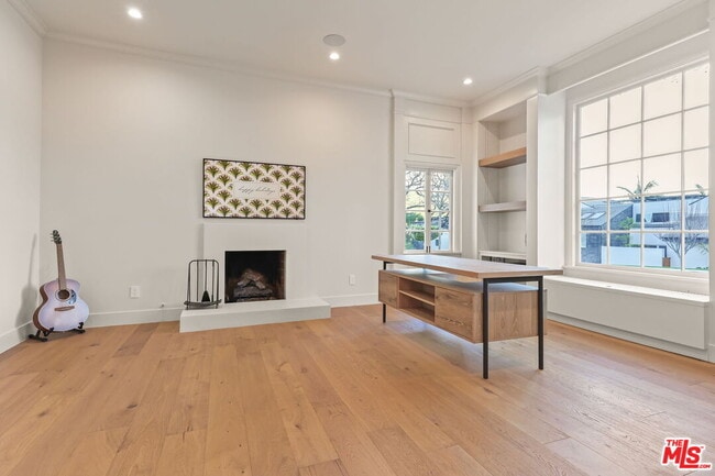 Building Photo - 17620 Camino De Yatasto