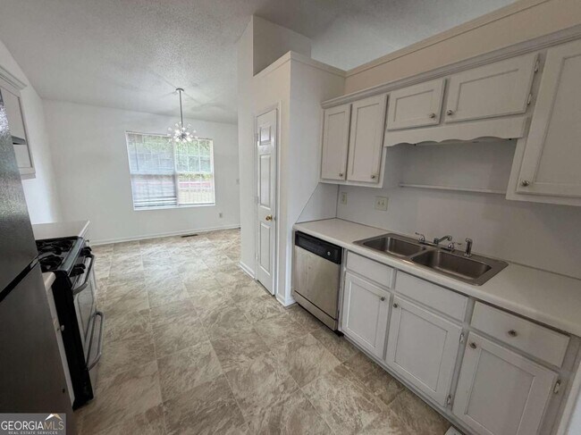 Building Photo - 1613 Fort Perry Way