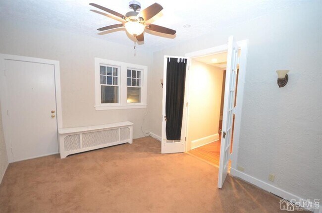 Building Photo - 405 N Washington Ave